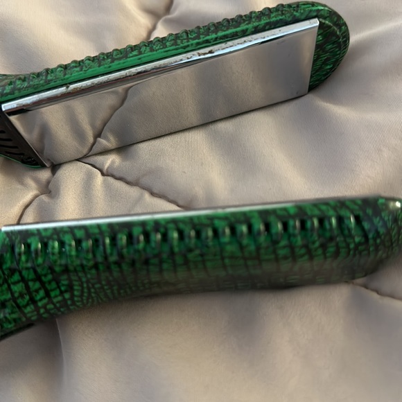 Croc hair straightener - Picture 2 of 4